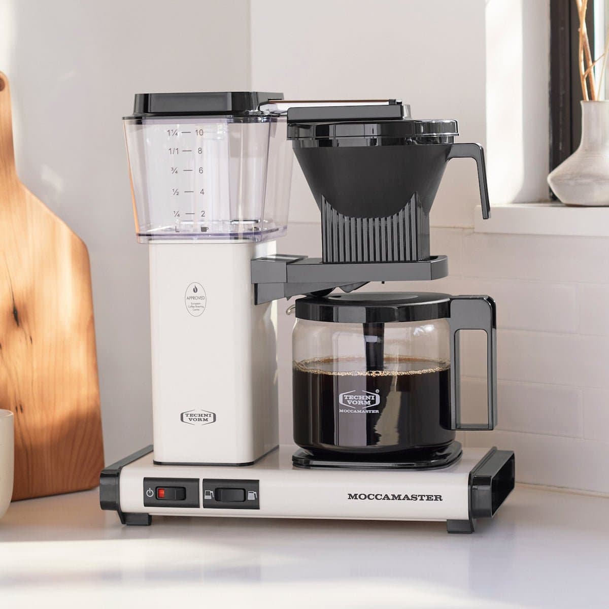 Technivorm Moccamaster KBG Smart with handcrafted design and WiFi connectivity