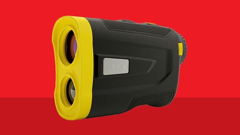Inesis Golf Laser Rangefinder 900 showing distance measurement on golf course with flag